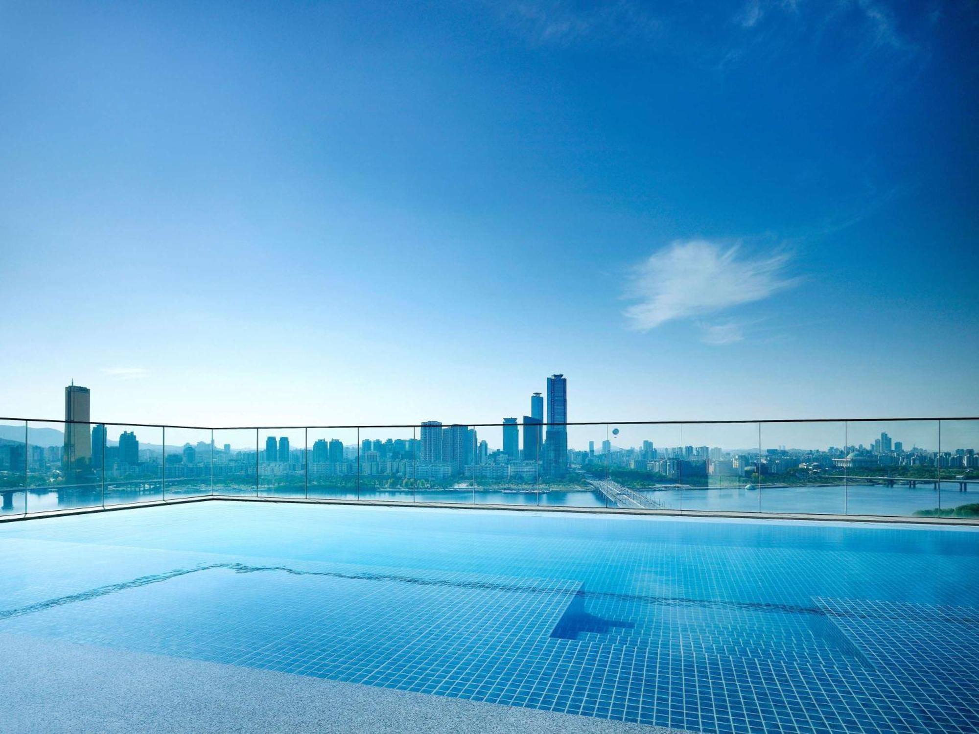Naru Ambassador - Mgallery Collection โรงแรม 5*