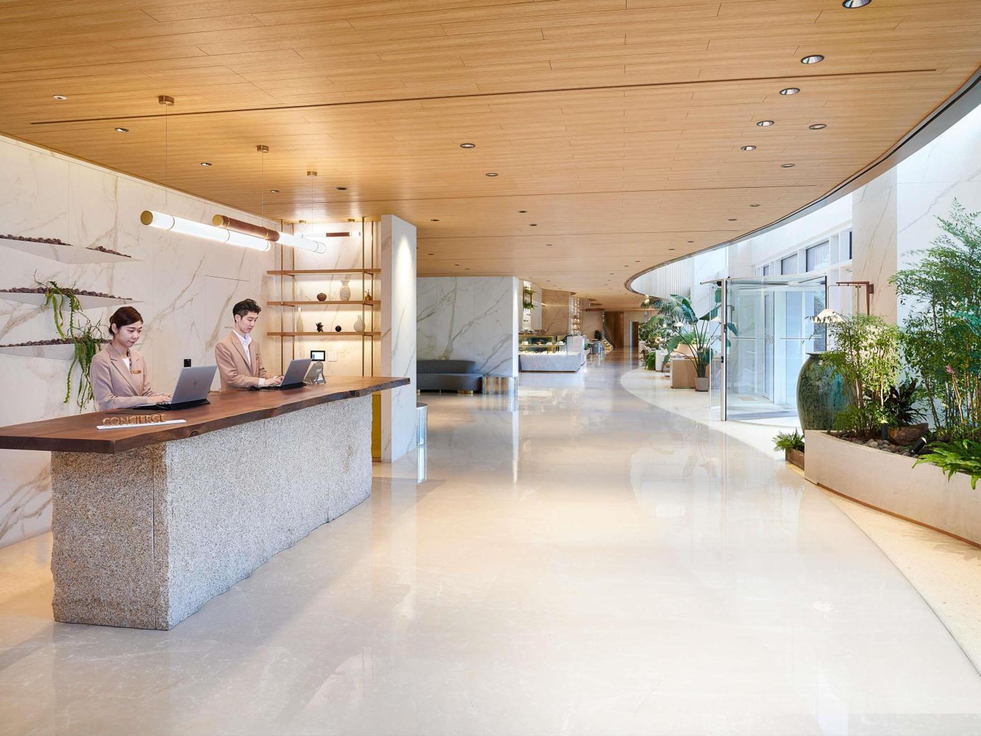 Naru Ambassador - Mgallery Collection โรงแรม 5*