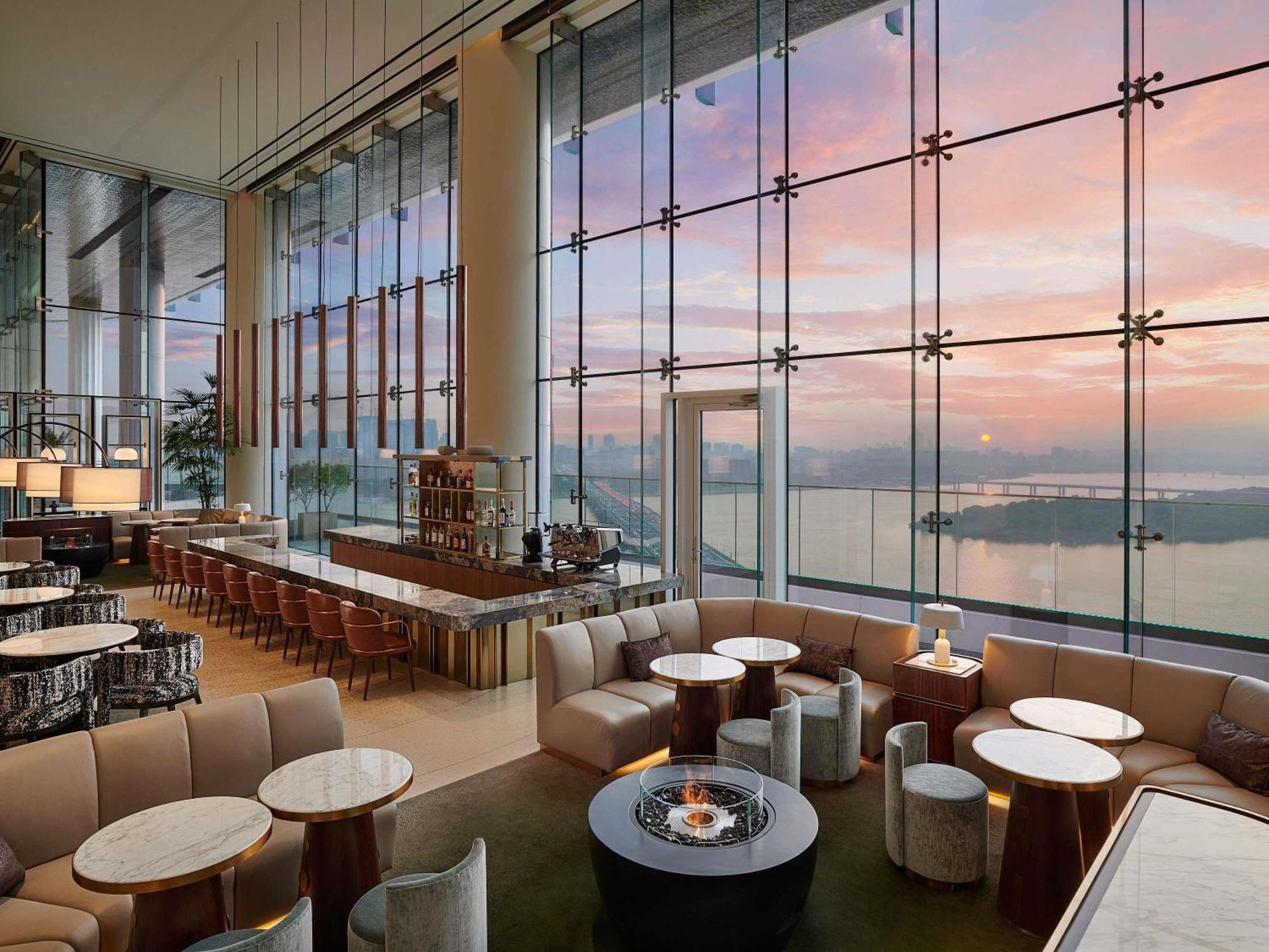Naru Ambassador - Mgallery Collection Hotel 5*