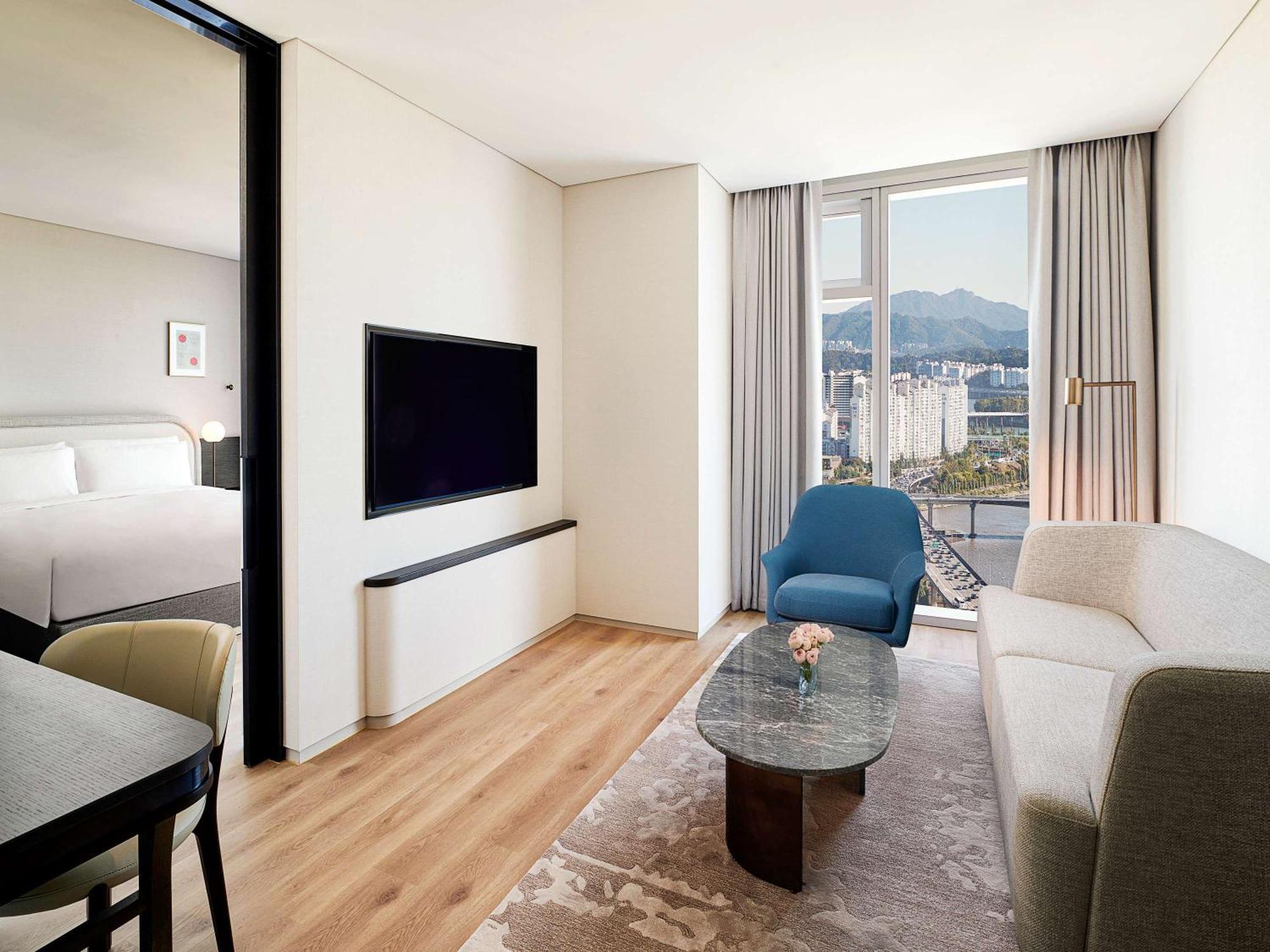 Hotel Naru Mgallery Ambassador