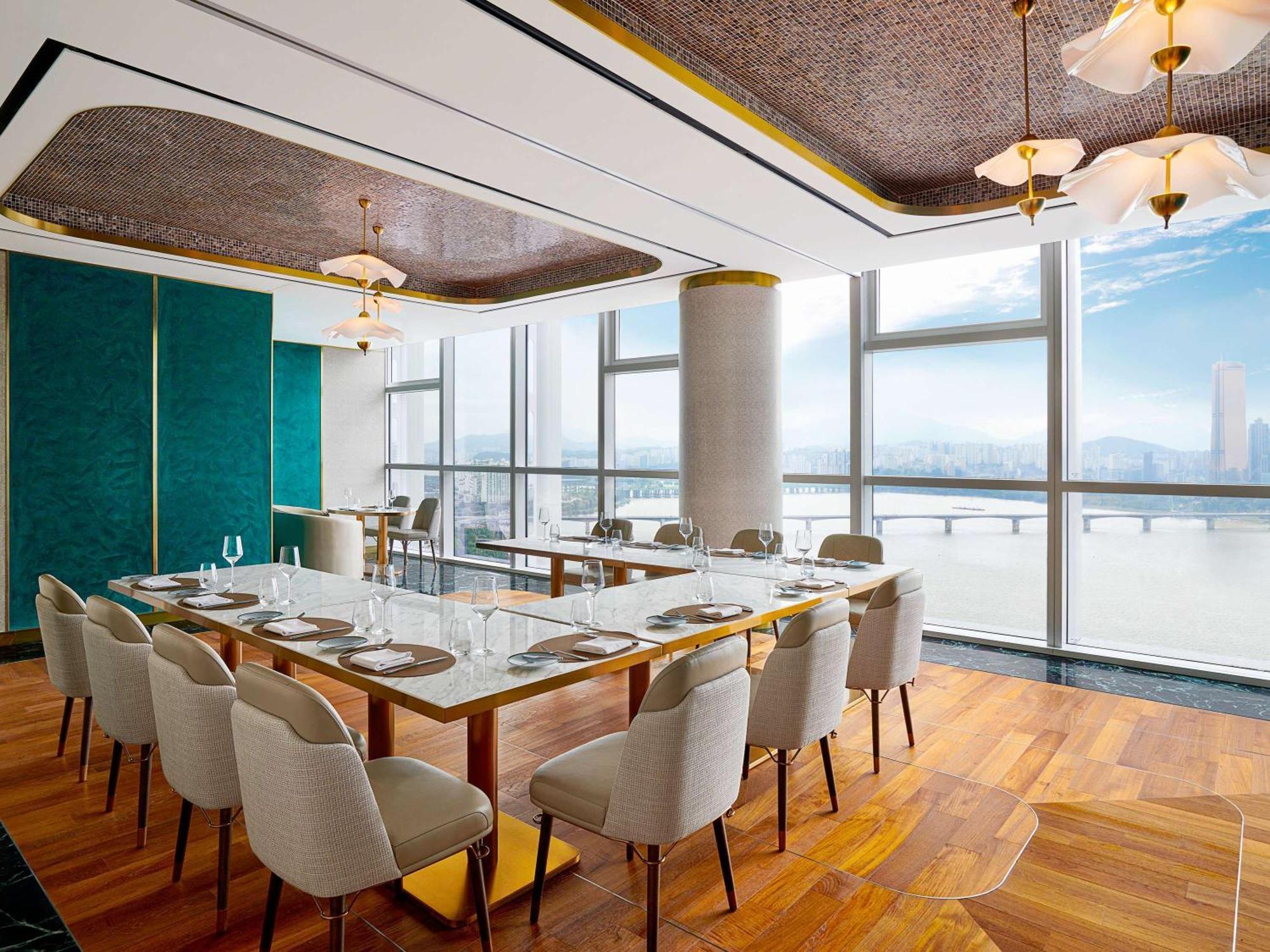 Naru Mgallery Ambassador Hotel 5*