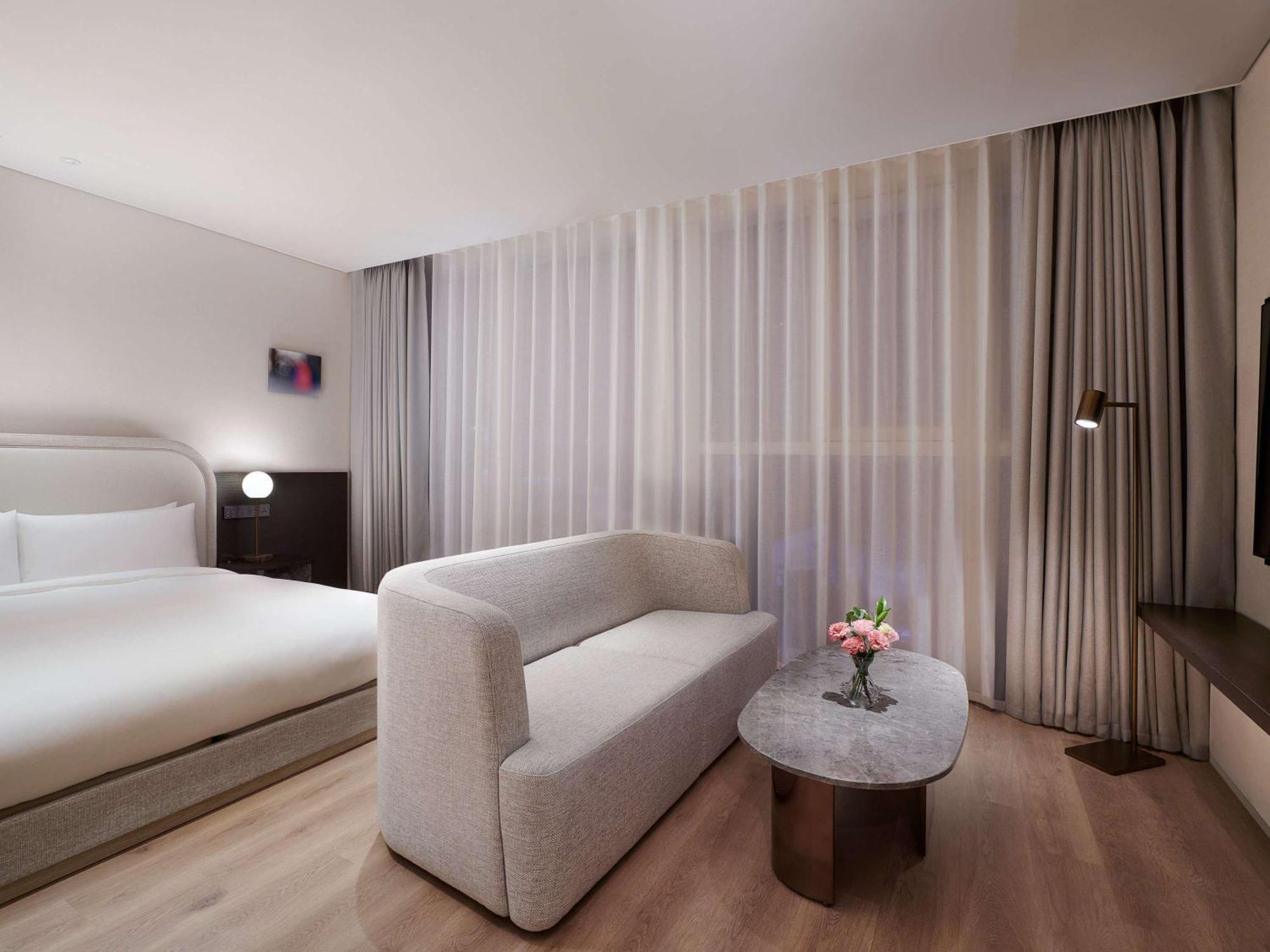 Hotel Naru Ambassador - Mgallery Collection