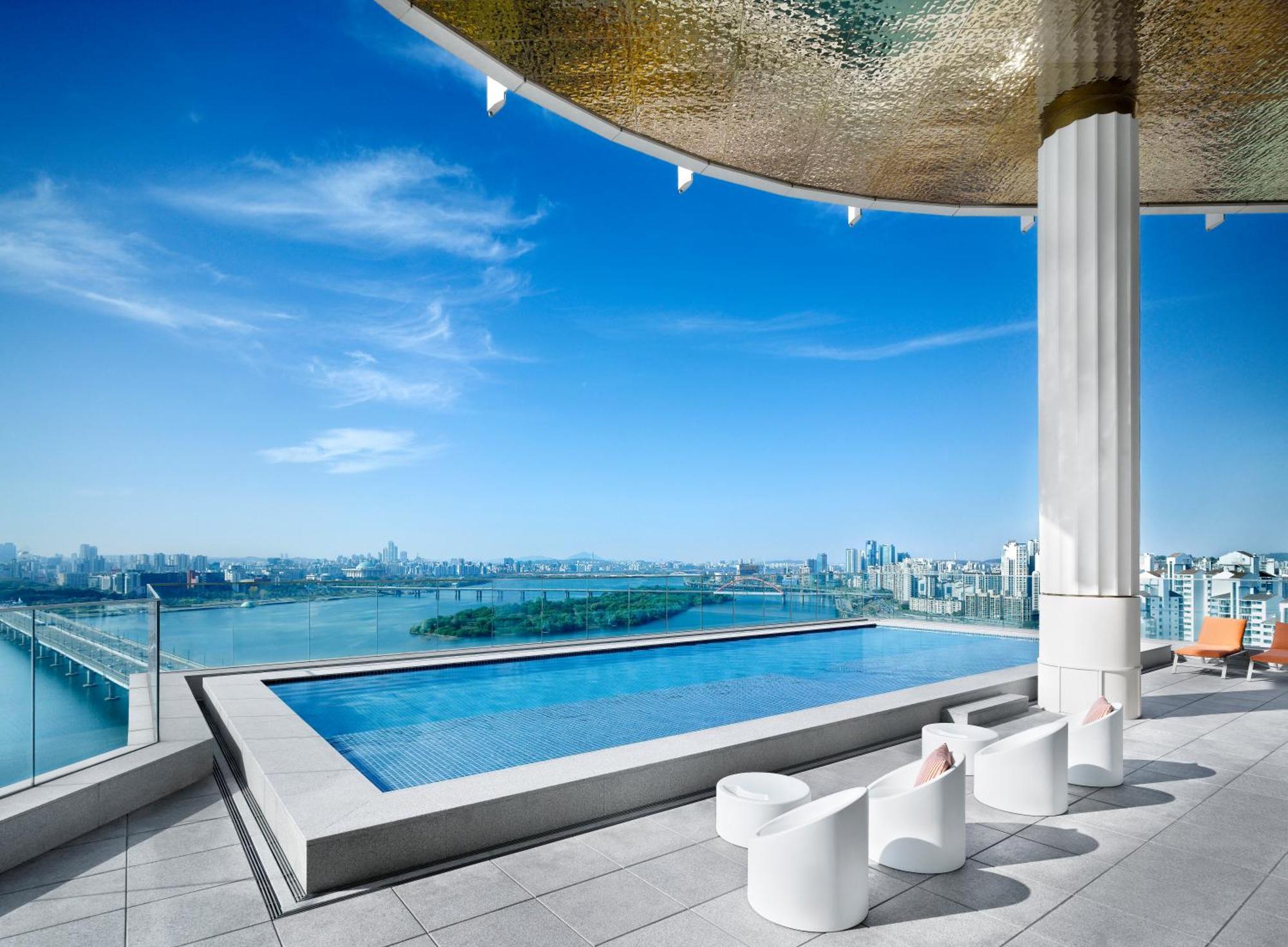 Naru Ambassador - Mgallery Collection Hotel 5*